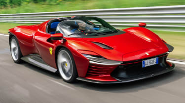 Ferrari Daytona SP3 - front tracking
